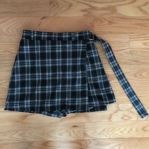 NWOT Yesstyle Plaid Skort